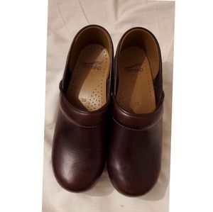 Size 39 brown Dansko clog